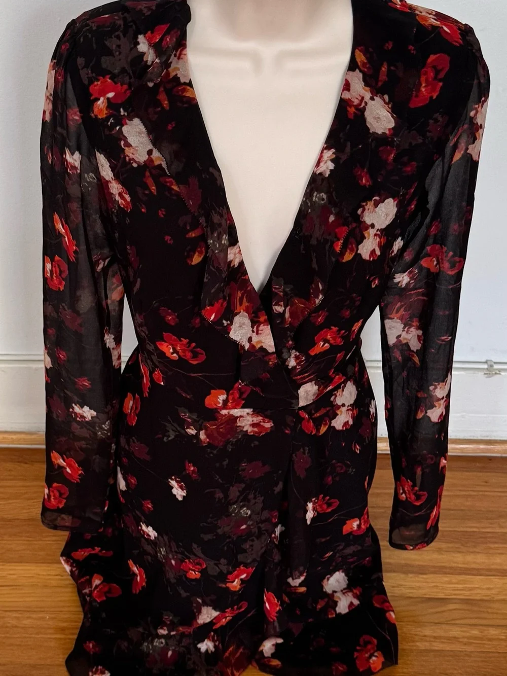 Aritzia Wilfred Louise Black and red Floral Ruffle Wrap Dress, size XS boho chic